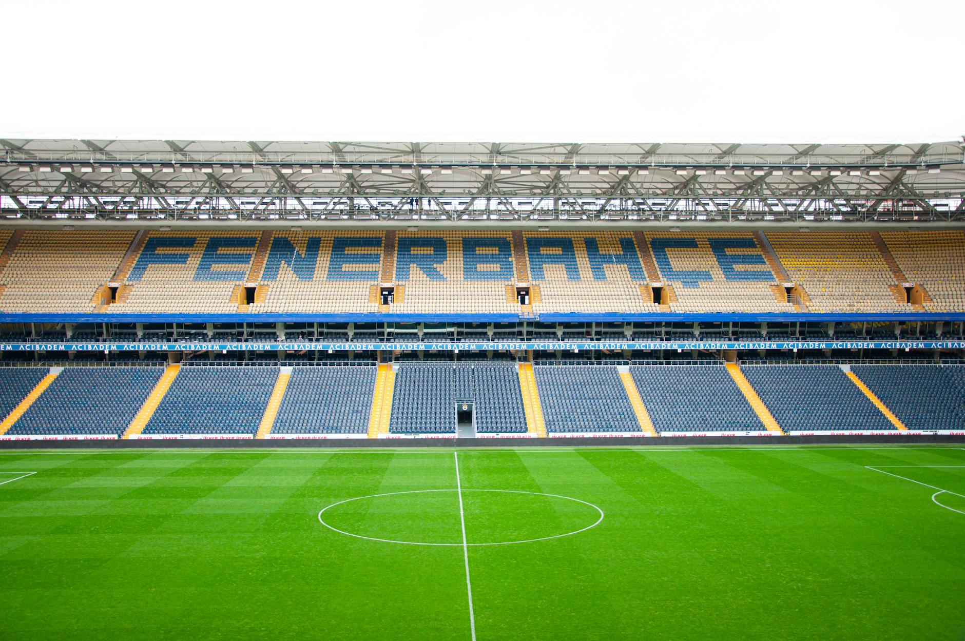 イスタンブールを拠点とするフェネルバフチェのホームスタジアムの美しい全景。