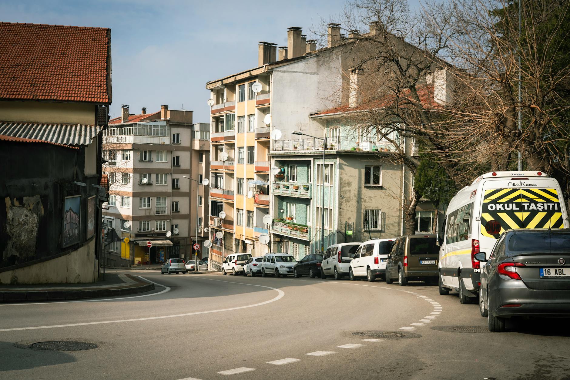 ボモンティの日常を感じさせるイスタンブールの街角の風景。