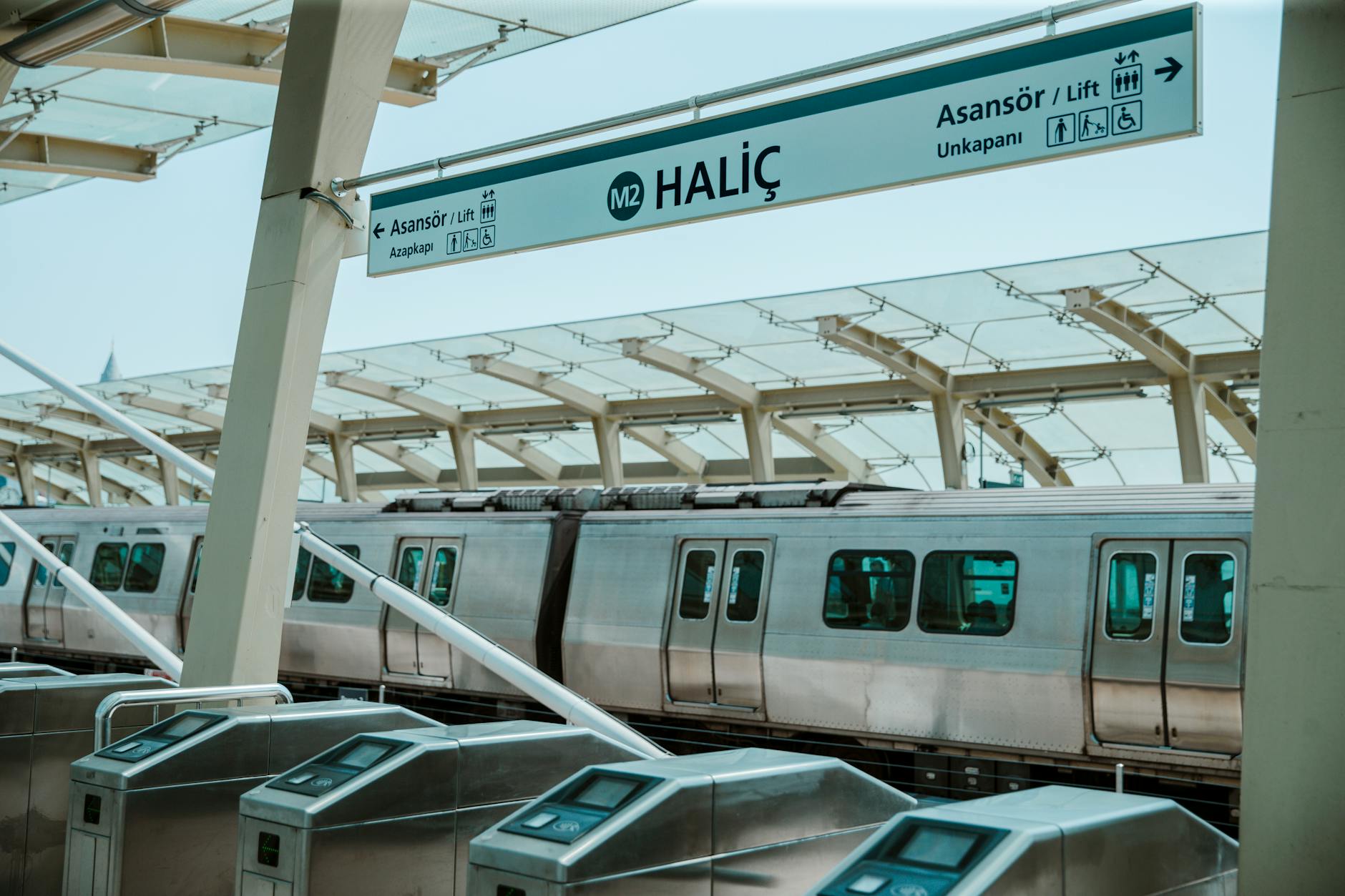 市内の移動を円滑にするイスタンブールカードの最新活用術と非接触決済の使い分け